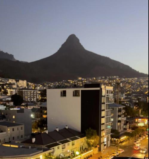 Modern Penthouse Living Sea Point One26 On M * Cape Town